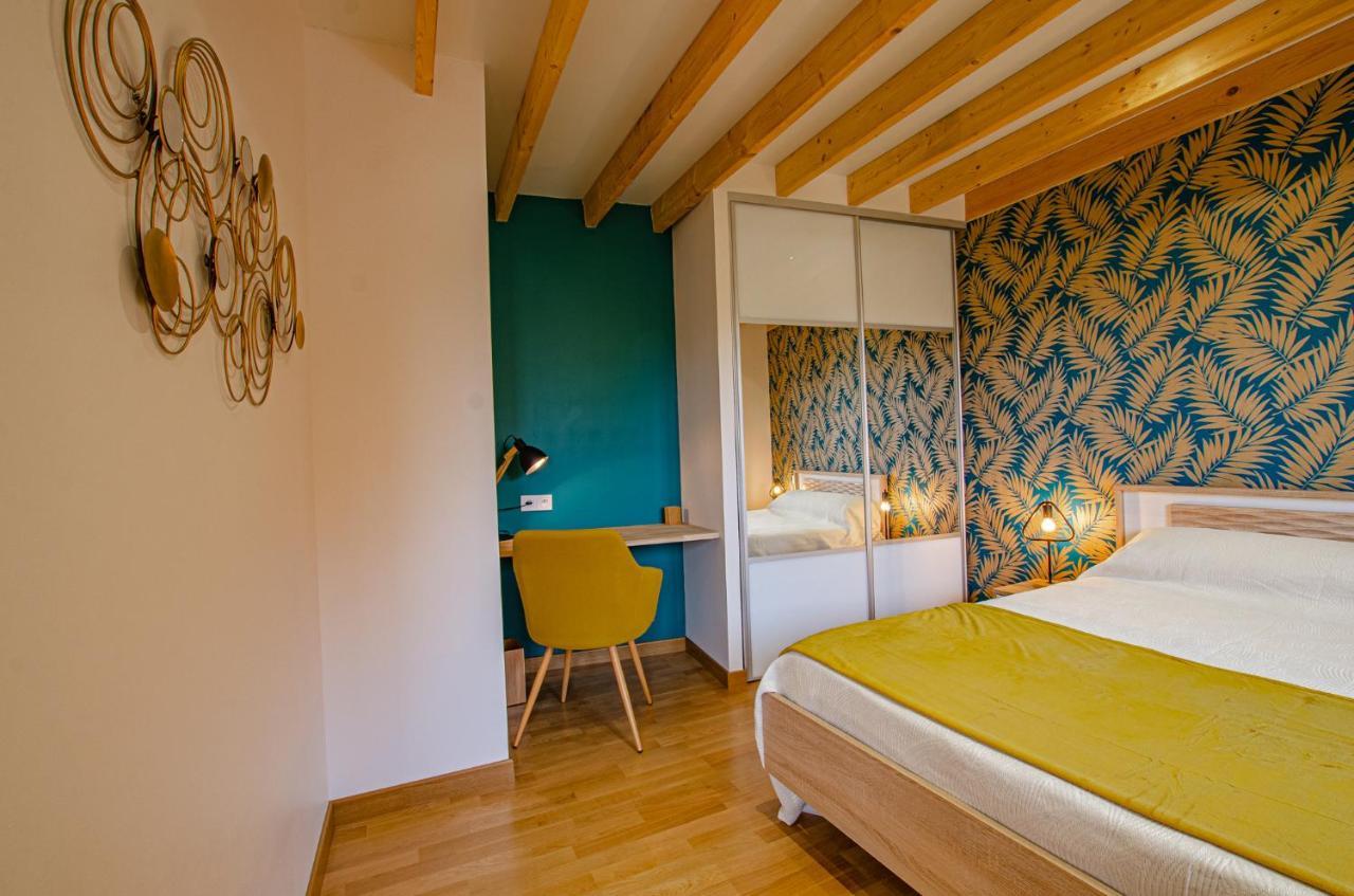 La Chambre D'Amis La Costignieres Montgueux Bagian luar foto
