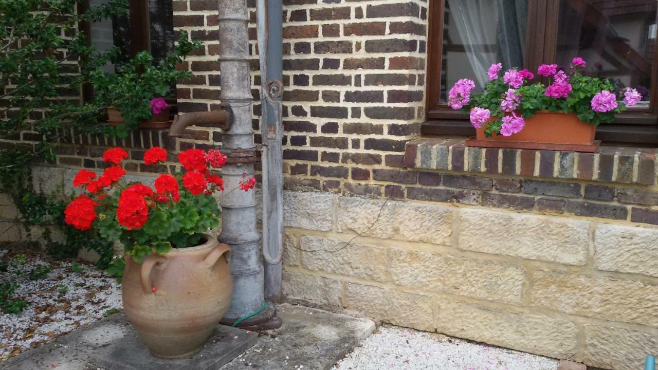 La Chambre D'Amis La Costignieres Montgueux Bagian luar foto