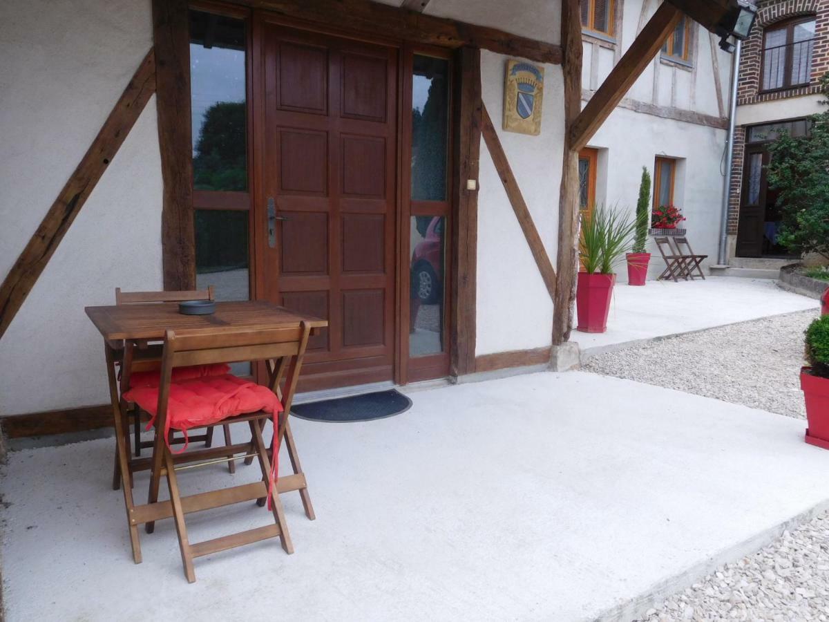 La Chambre D'Amis La Costignieres Montgueux Bagian luar foto